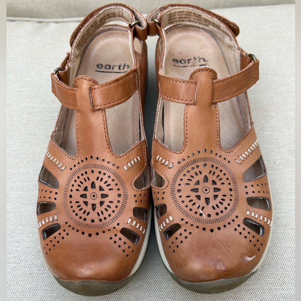 Earth Women’s Closed Toe Sandals Kara Curie Alpaca Size 7.